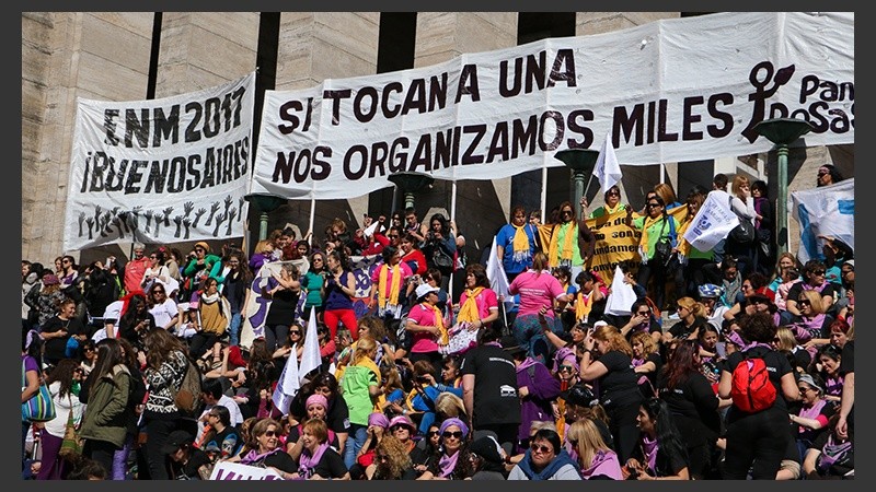 Comenzó el Encuentro Nacional de Mujeres en Rosario. 