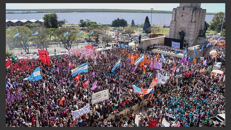Comenzó el Encuentro Nacional de Mujeres en Rosario. 