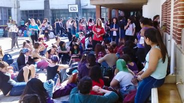 En la grilla: Mujeres y "anticoncepción y aborto", "trabajadoras sexuales", "VIH/Sida", "adicciones" y "bisexualidades".