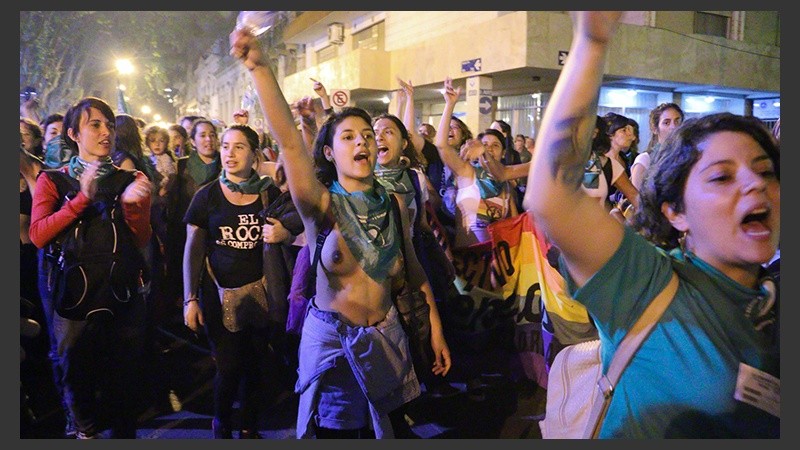 Postales de la multitudinaria marcha en Rosario. (Alan Monzón/Rosario3.com)
