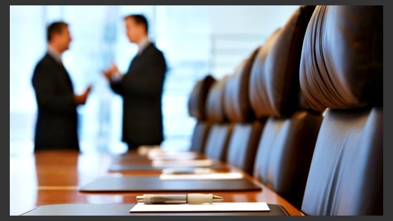 Abordará de forma teórica y práctica un conjunto de conceptos que hacen a la comunicación política.