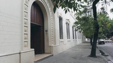 Al amparo de la Ley 26.061, de Protección Integral de los Derechos del Niño, el Estado retiró de ese Hogar a todos los niños.