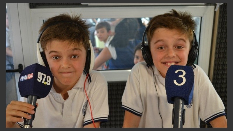 En familia: Dos mellizos dejaron mensajes en simultáneo para sus familias.