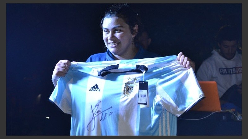 Vanesa, la ganadora de la camiseta de la selección argentina autografiada por Messi. 