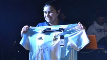 Vanesa, la ganadora de la camiseta de la selección argentina autografiada por Messi.