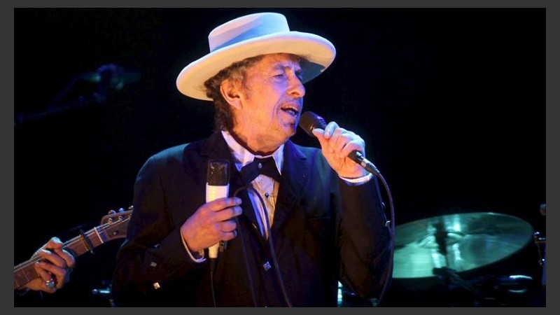 La noticia sacudió Twitter y #BobDylan fue tendencia 1 en la Argentina. 