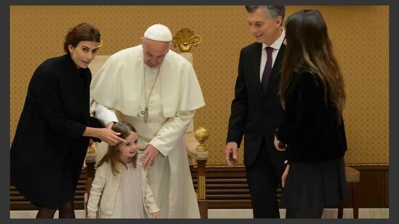 El Papa se divirtió con Antonia.