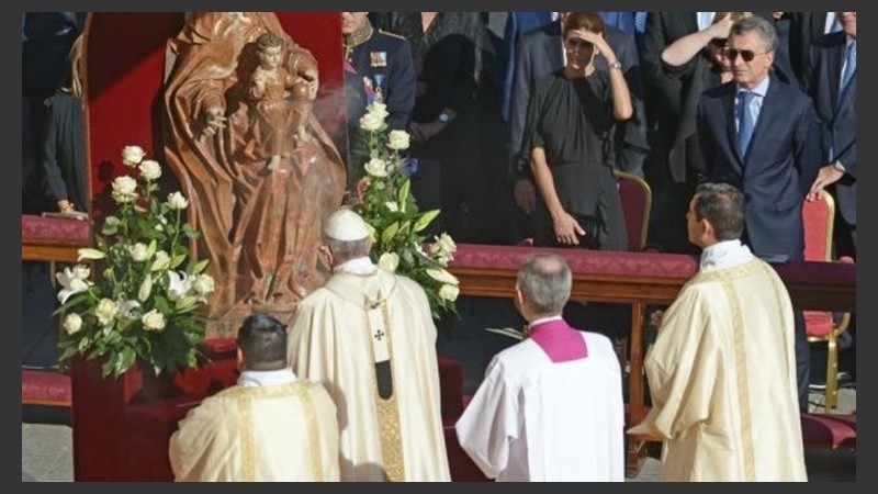 El Papa canonizó al Cura Brochero con Macri entre los asistentes.