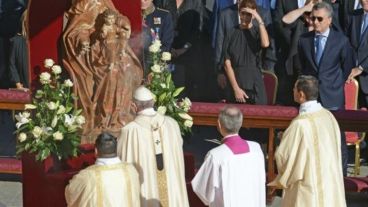 El Papa canonizó al Cura Brochero con Macri entre los asistentes.