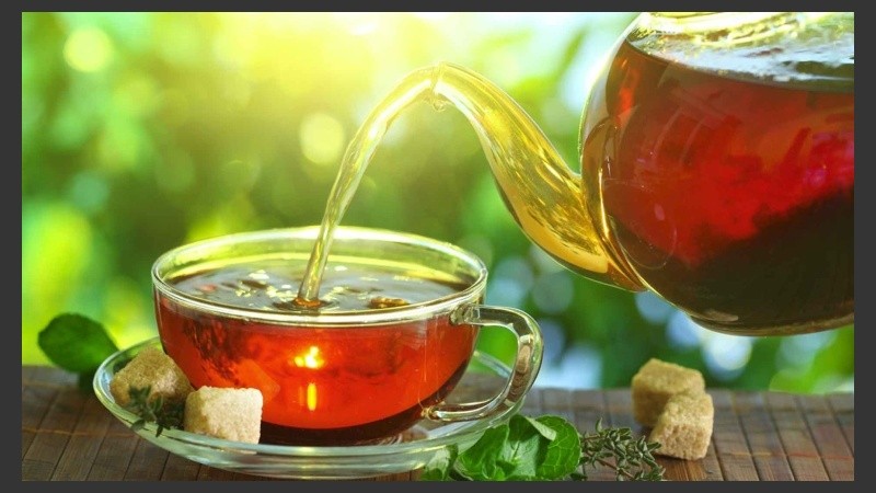 La Escuela Argentina de Té (EAT) es la primera institución dedicada a la promoción del té y su cultura así como a la capacitación de profesionales del té.