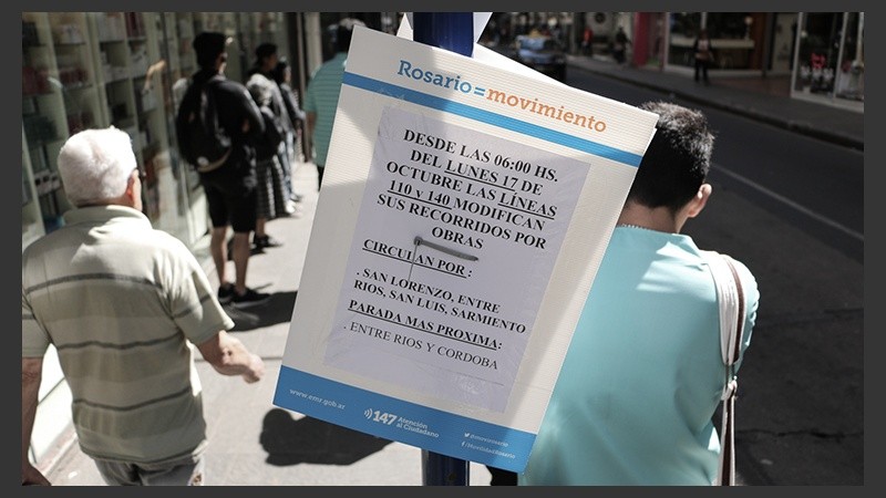 Por las obras algunas paradas de colectivos fueron modificadas. (Alan Monzón/Rosario3.com)