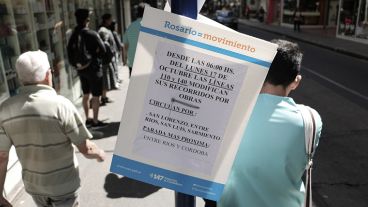 Por las obras algunas paradas de colectivos fueron modificadas. (Alan Monzón/Rosario3.com)