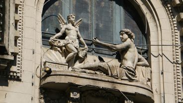 Vista de una de las esculturas que se lucen en lo que es considerada el área histórica de la ciudad. (Alan Monzón/Rosario3.com)