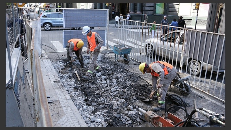 Las obras en calle Sarmiento van desde San Lorenzo hasta San Luis. (Alan Monzón/Rosario3.com)