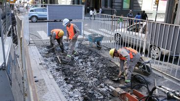 Las obras en calle Sarmiento van desde San Lorenzo hasta San Luis. (Alan Monzón/Rosario3.com)