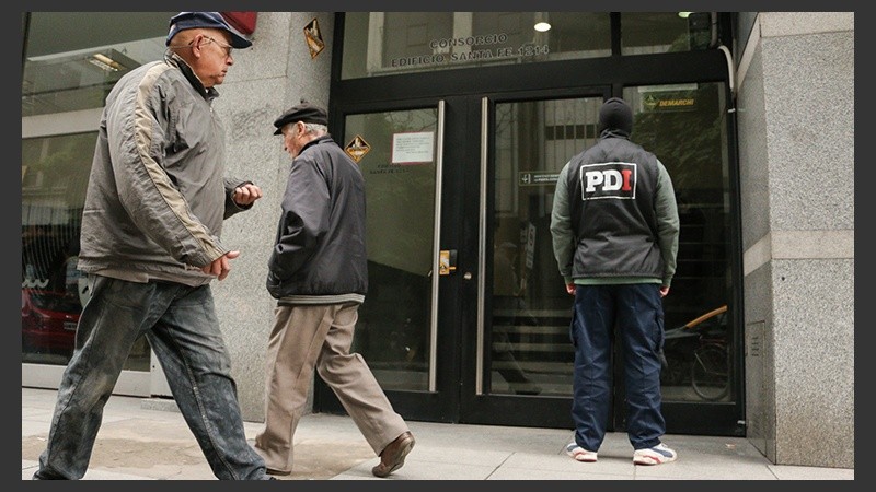 Los allanamientos intentan dar con nuevo material probatorio.