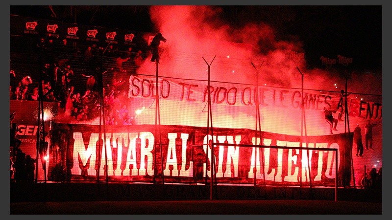 Mensaje y polémica en la tribuna.