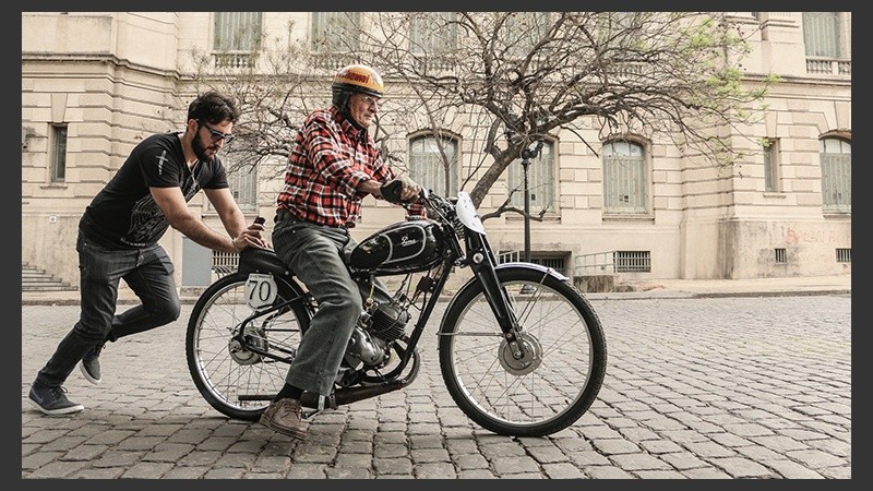 Variedad de motos se pudieron ver frente al edificio de la ex Aduana este sábado. (Alan Monzón/Rosario3.com)