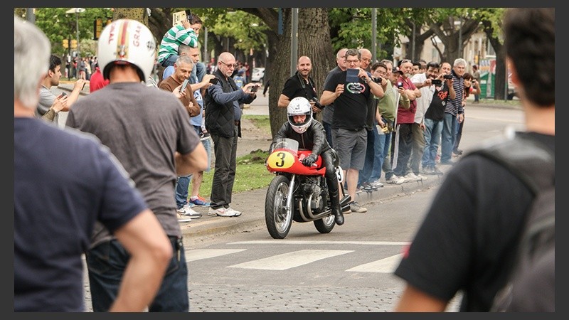 La joya de la tarde por avenida Belgrano. (Alan Monzón/Rosario3.com)