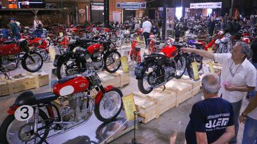 La 3° exposición de motos antiguas se inauguró este jueves 20 en el Galpón de la Música (Estevez Boero 980) y sigue una semana más. (Alan Monzón/Rosario3.com)