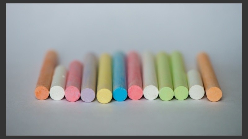 Está destinada a docentes, a quienes sin serlo ejercen la docencia y a profesionales vinculados a la educación.