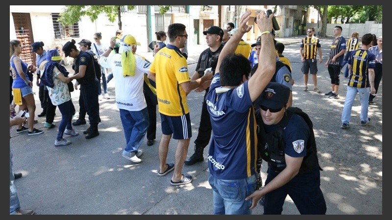 Control policial en el ingreso.