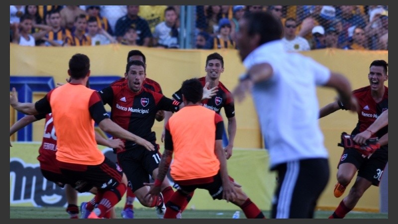 El delirio leproso tras el gol. 