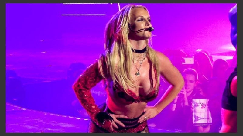 Britney no dejó de bailar ni cantar durante el episodio. Una profesional. 