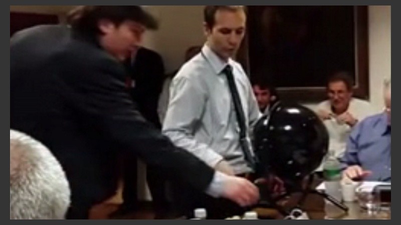 Cefaratti en el sorteo del árbitro.