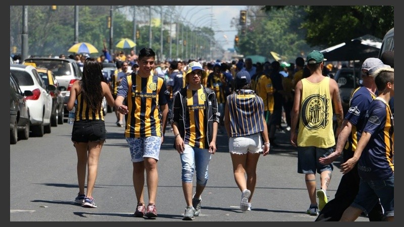 Los hinchas, preparados para un nuevo clásico.