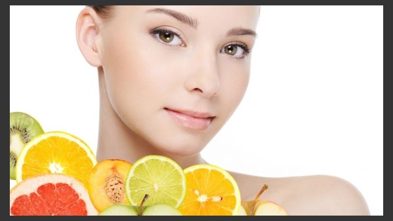 La piel necesita de una hidratación constante para restablecer los niveles óptimos de agua, vitaminas y minerales para lucir sana y saludable cada día.