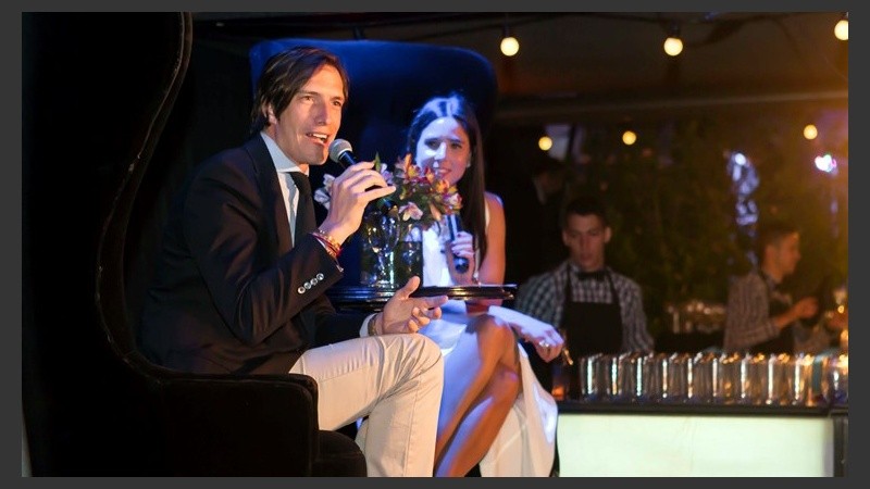  Iván de Pineda contó sus experiencias en cada destino presentado.