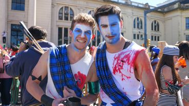 Alegría y color en el festejo de los estudiantes de medicina este miércoles por la mañana.