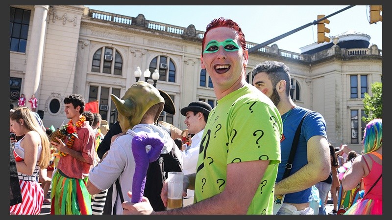 Alegría y color en el festejo de los estudiantes de medicina este miércoles por la mañana.