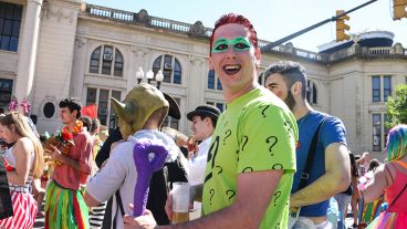 Alegría y color en el festejo de los estudiantes de medicina este miércoles por la mañana.