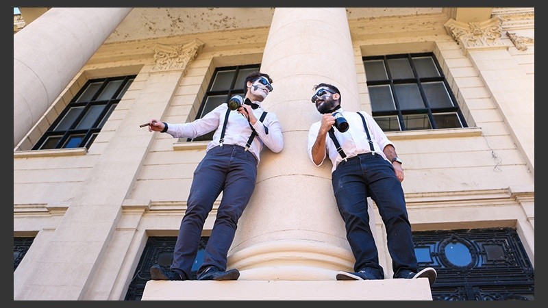Alegría y color en el festejo de los estudiantes de medicina este miércoles por la mañana.