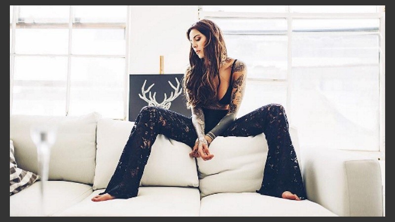 Ya perdimos la cuenta de cuántos litros de tinta tiene Cande en el cuerpo. Muchos, ¿no?