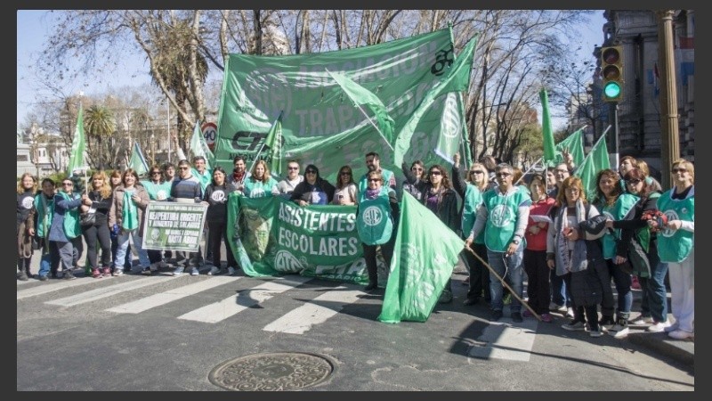 La marcha comenzó en el Ministerio de Trabajo y terminó en plaza San Martín.
