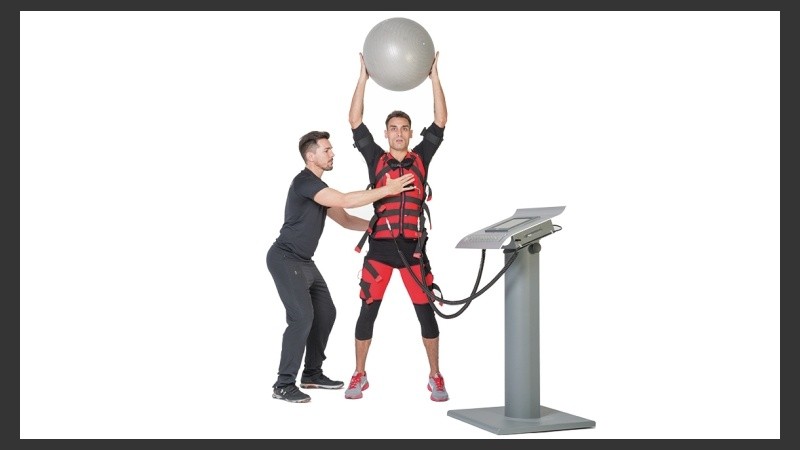 El deporte prolifera en los gimnasios con esfuerzo propio y controlado por especialistas.