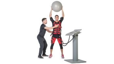 El deporte prolifera en los gimnasios con esfuerzo propio y controlado por especialistas.