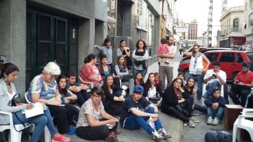 Una de las asambleas realizadas en Niñez por la crisis del área.