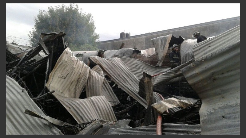 El techo colapsó y eso dificultó las tareas.