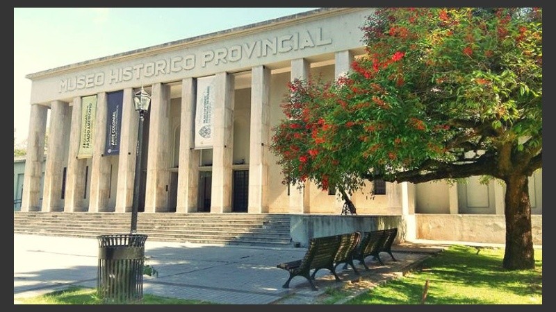 El enfoque expone las dificultades existentes entre las figuras políticas que lideraban dichos procesos. 