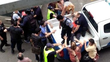 La detención en la puerta de Niñez hace tres semanas desnudó una crisis más profunda.