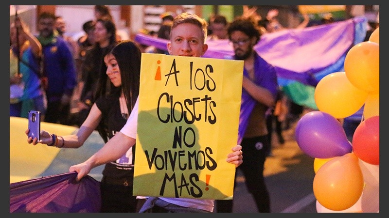 La marcha del orgullo en las calles de Rosario.