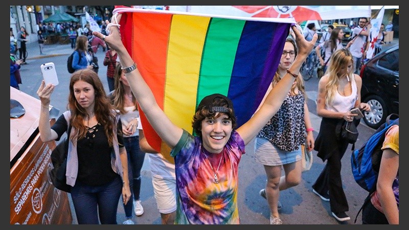 La marcha del orgullo en las calles de Rosario.