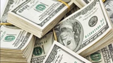 El comportamiento del billete estadounidense mientras Argentina negocia un préstamo del FMI.