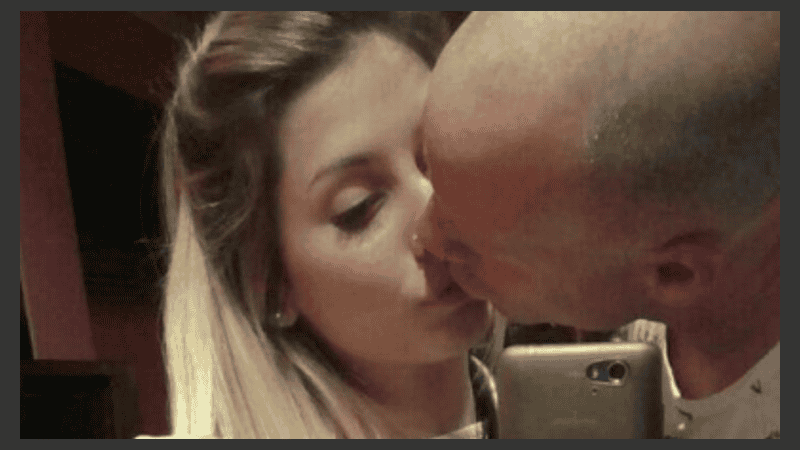 El beso con el papá de Barbie.