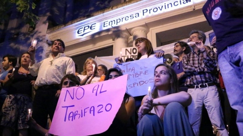 En Rosario ya hubo manifestaciones en contra de los tarifazos.