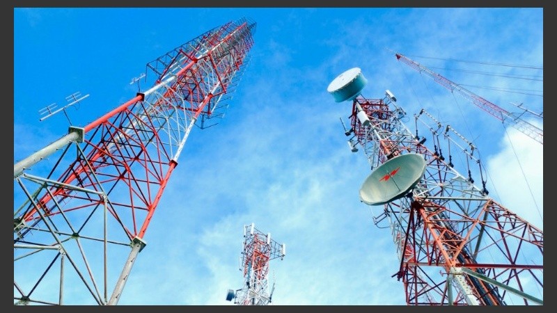 Argentina tiene muchas menos antenas que el resto del mundo, según el Enacom.